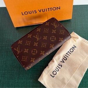Louis Vuitton Authentic Brown Monogram Zippy Wallet New